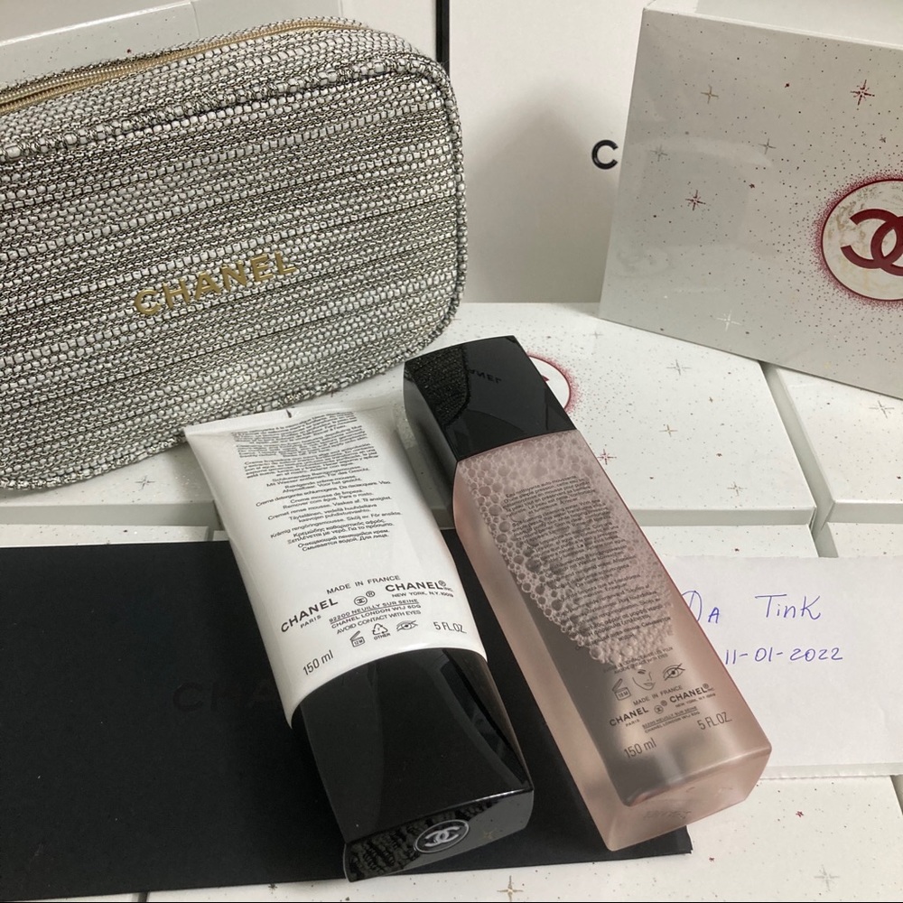 CHANEL
DOUBLE CLEANSE SET - Picture 3 of 6